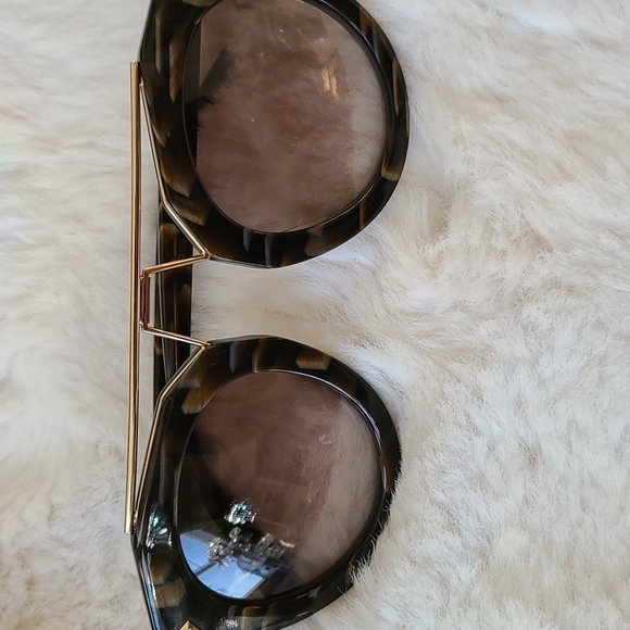 EUC MCM Sunglasses - Picture 4 of 5